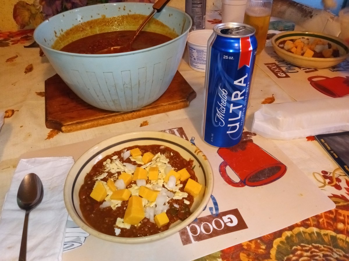 BrooksideRaider's tweet image. The fruits of my culinary labors today. My homemade chili for my sis's birthday supper.