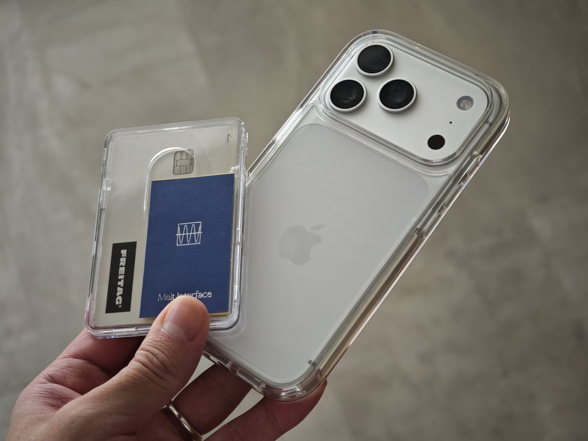 Paraph14's tweet image. iFaceの透明MagSafeカードケース、ステッカーとカードでそれぞれポケットがあって、好きな装飾できてめっちゃ可愛くて便利。

そしてトリニティのクリアケースはMagSafeリングが搭載されてないのにMagSafeが使えるという画期的なケース。

この組み合わせめっちゃ気に入った。