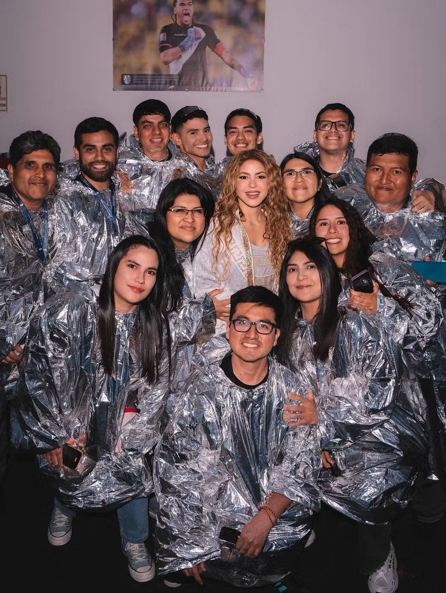 "Cuando cumples un sueño, trabaja más duro para el que viene". <a href="/shakira/">Shakira</a> jamás olvidaré este gesto con el Perú y con tu Club Oficial <a href="/ShakiraPeru/">Club Shakira Peru Oficial</a> "Si Aún Piensas Algo en Mí", que desde 1996 trabaja incansablemente para expandir tu legado musical <a href="/SonyMusicLatin/">sonymusiclatin</a> <a href="/larepublica_pe/">La República</a>🐺💎