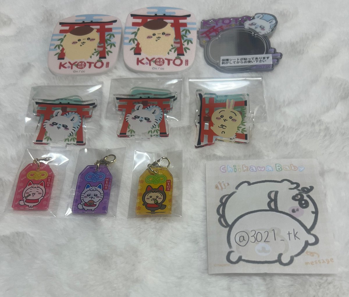 3021_tk's tweet photo. 【交換】

ちいかわ もぐもぐ本舗 京都 伏見稲荷

アクリルバッジ
ミラーステッカー
アクリルスタンド
お守りアクリルチャーム

譲：ちいかわ うさぎ モモンガ くりまんじゅう
求：シーサー

郵送にて交換希望です。
お気軽にお声掛け下さい。

#ちいかわ交換 https://t.co/8Vy1u8Cv7E