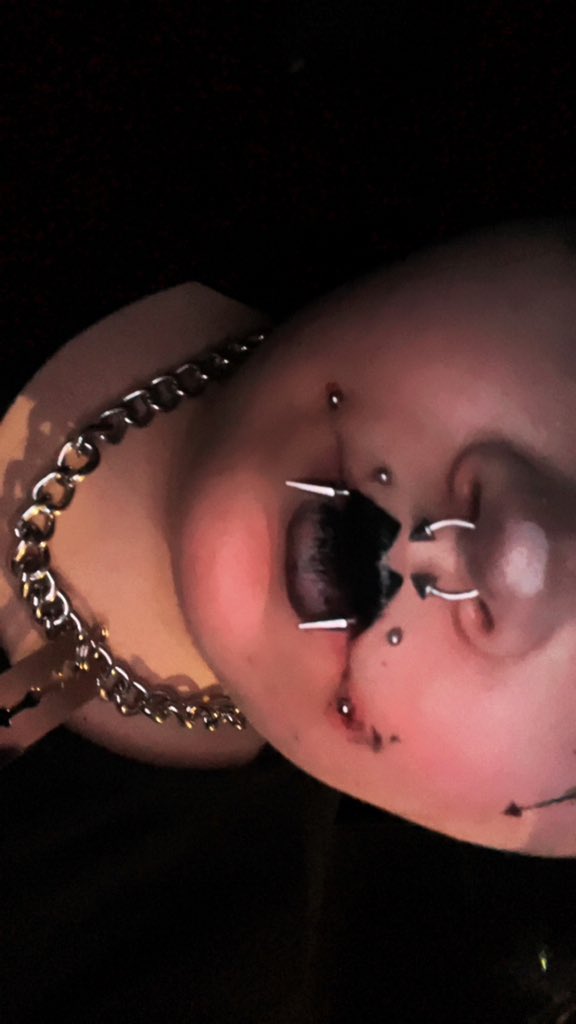 Pierrette_Notes's tweet image. New piercings