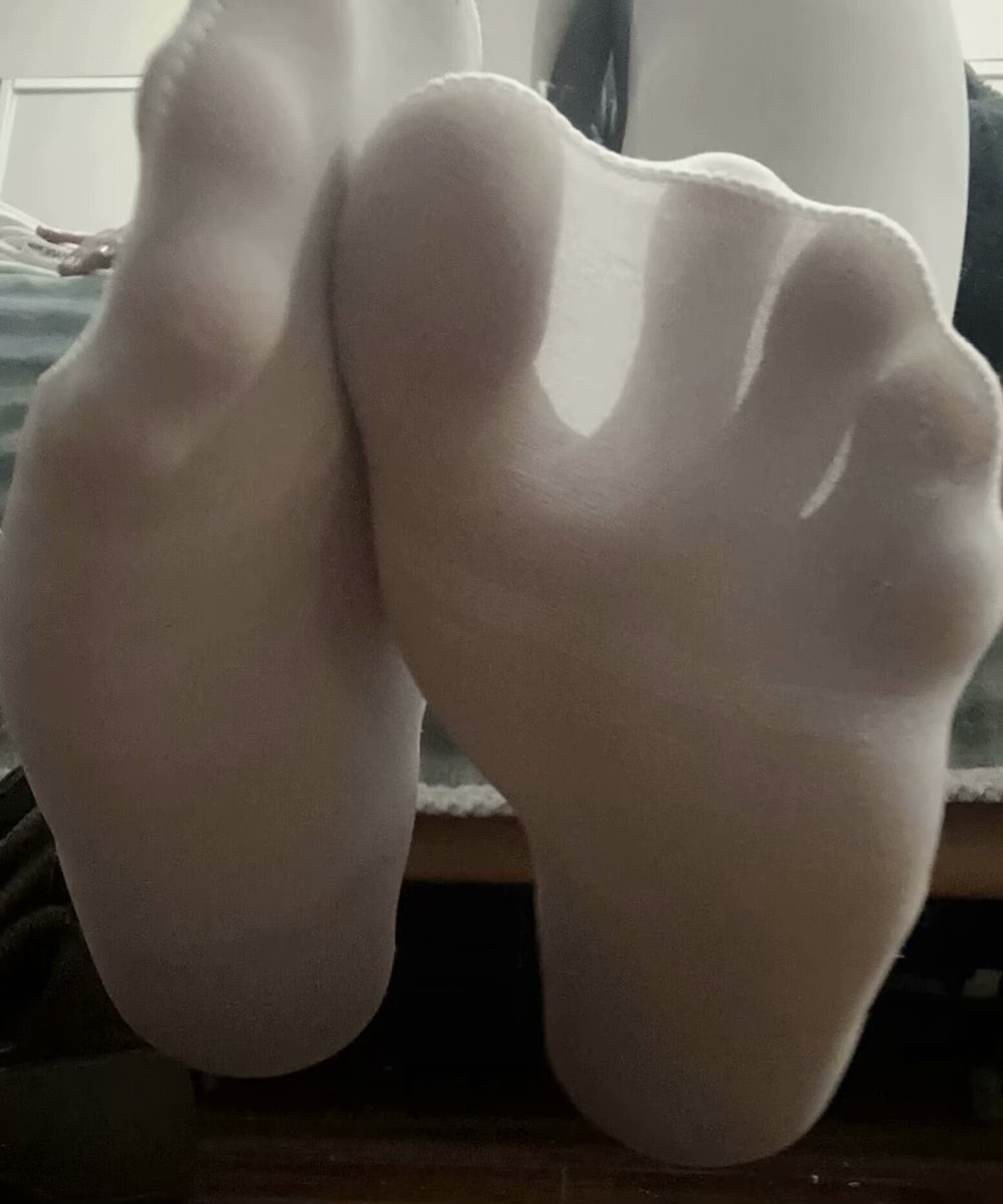 AomiMMMCD's tweet photo. ee想要被t…

哪里有线下tk的呀…想要被挠脚心…自拍足底，求联系…就近优先…

#足控福利 #tk #挠痒痒 #ee #er #足底视角 #玉足特写 #玉足调教 #脚底奴 https://t.co/mHCIFtYibw