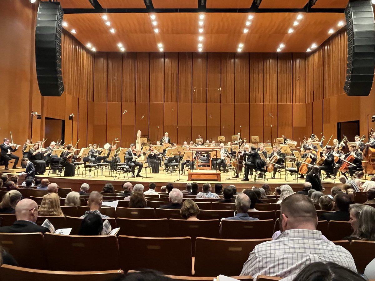 RANDYMITCHELLL's tweet image. I&apos;m here @JonesHallHOU where the @HoustonSymphony is performing Shostakovich&apos;s 10th and #BenjaminBritten&apos;s Violin Concerto.
