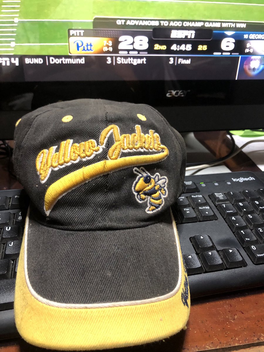 menyboydgo's tweet image. No son mi equipo, pero por ahí en mi colección está esta gorra de los #YellowJackets de @GeorgiaTechFB @EduardoVarelaTV @PabloViruega #DisneyPlus #NCAAF