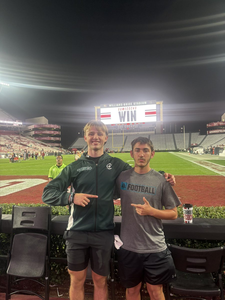 TheGavinDufour's tweet image. Great @GamecockFB win! I had an opportunity to go with my old @ACA_Football  teammate @TVattelana8 and had a good conversation with @ZachPropp !

@GCockRecruiting @jaa_football @drwscout @NechoCarroll @CarrollCity @coachmudge @CoachRivens76 

#recommit