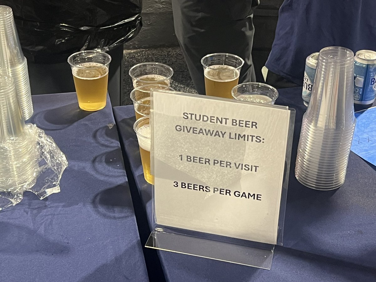 s_helwick's tweet image. Yes, Rice is actually giving out free beer