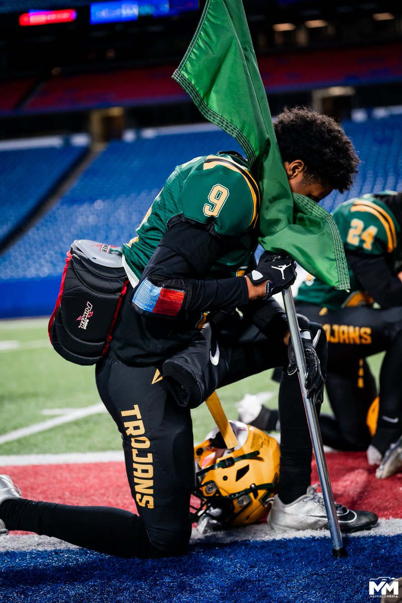 Cinsere Tucker (freshman seasons stats) 
42 solo tkl
17 ast
59 total tkl
3 int
2 FR 
1 TD