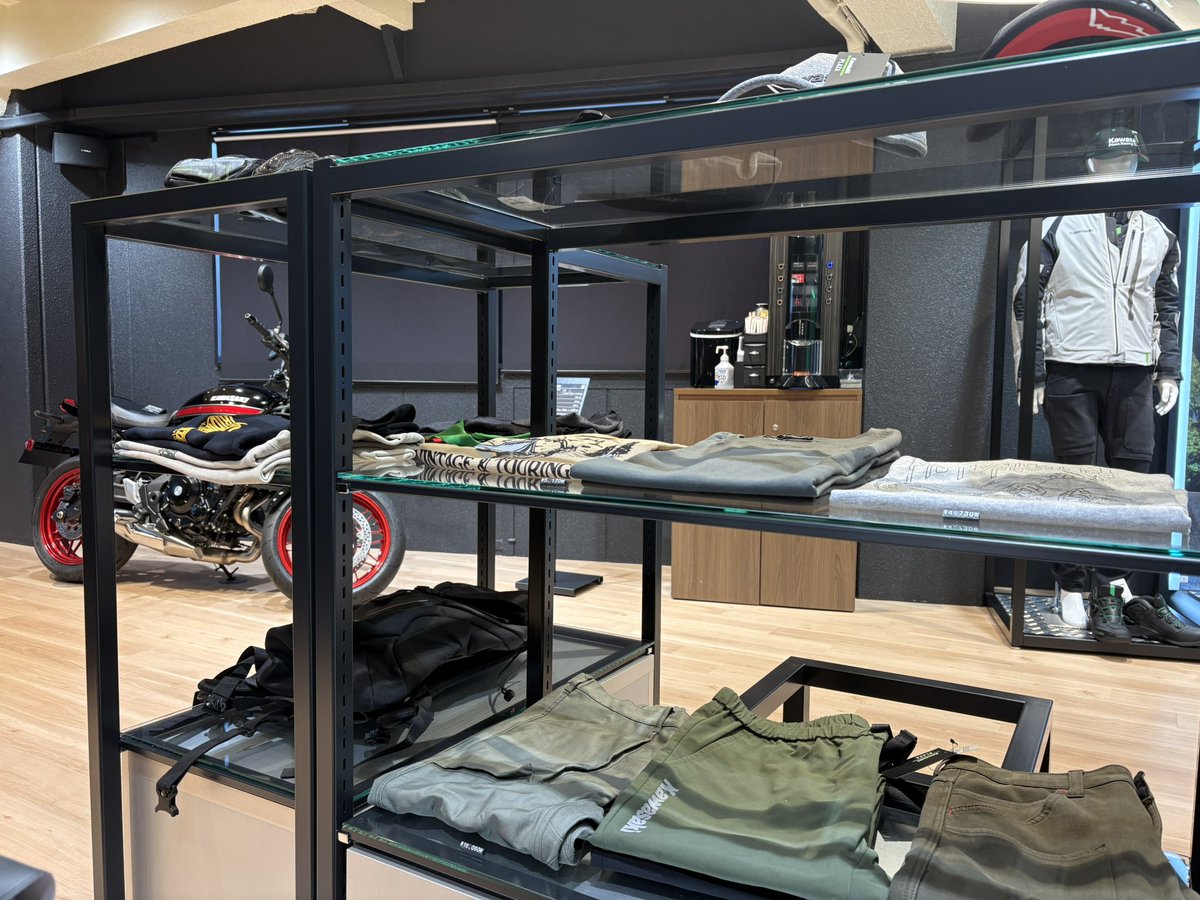 versionA20XX's tweet image. バイクの定期点検。
半年で400kmしか乗ってない…