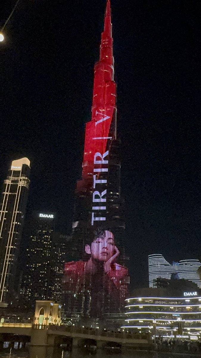 WOW! 
TAEHYUNG ON BURJ KHALIFA
#VxBurjKhalifa
#TaehyungxTIRTIR