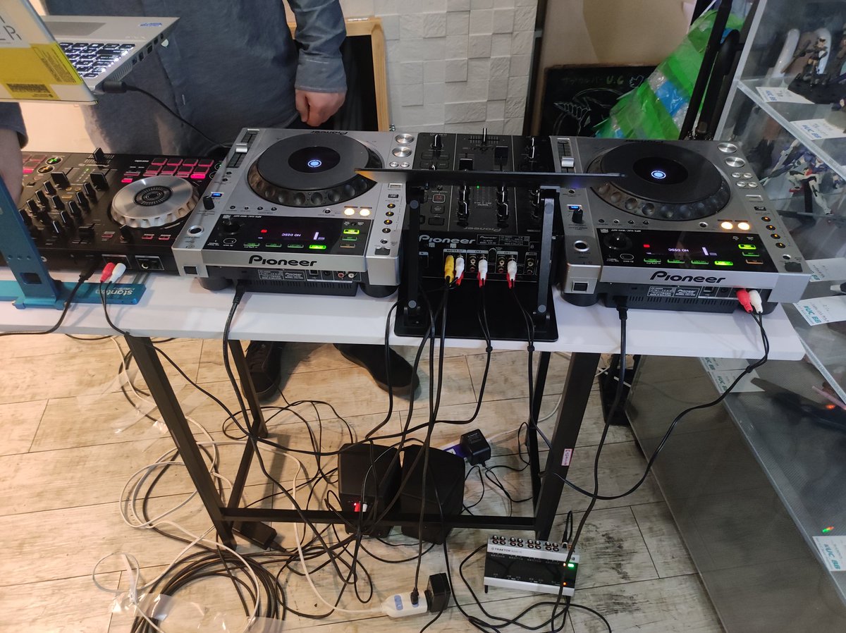 tuttyi1216's tweet image. ゲームミュージックを聴く会準備完了です。