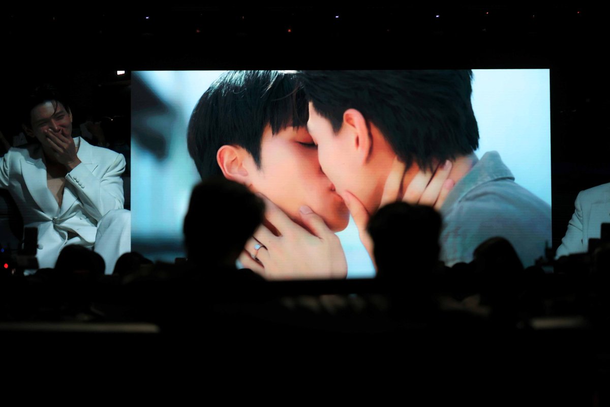 TOTOGABACK's tweet image. จบไปแล้วอย่างสมบูรณ์กับความรักระหว่างภีมและธันว์ แต่ของเรายังไม่จบนะ ขอบคุณทุกคนที่ร่วมเดินทางไปกับพวกเรานะคับ Good Memory with you you you 
🦖🚗⭐️
@oueiija 

THE WICKED FINAL GAME 
#เกมรักลวงตอนจบ