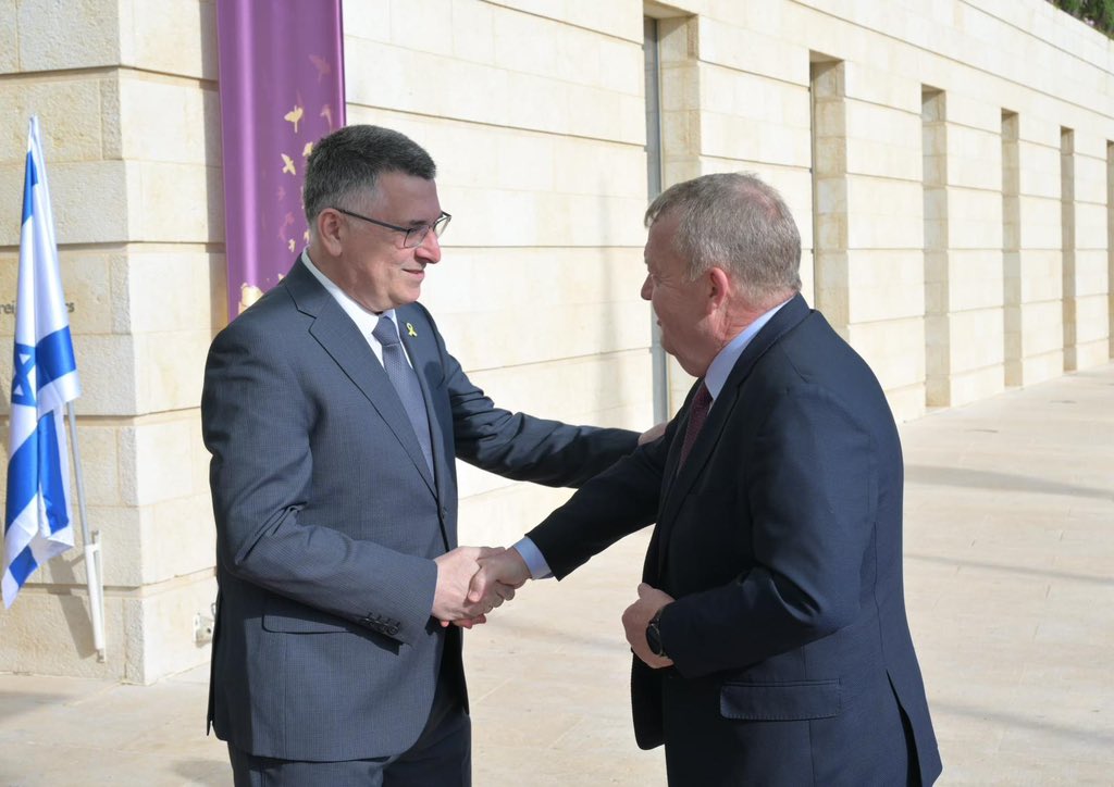 gidonsaar's tweet image. Glad to host again Denmark&apos;s FM @larsloekke in Jerusalem.
We had a good discussion on our bilateral relations and the situation in the Middle East. 
I said that the EU must begin raising a clear voice against the Palestinian Authority&apos;s payments to terrorists and their families,…