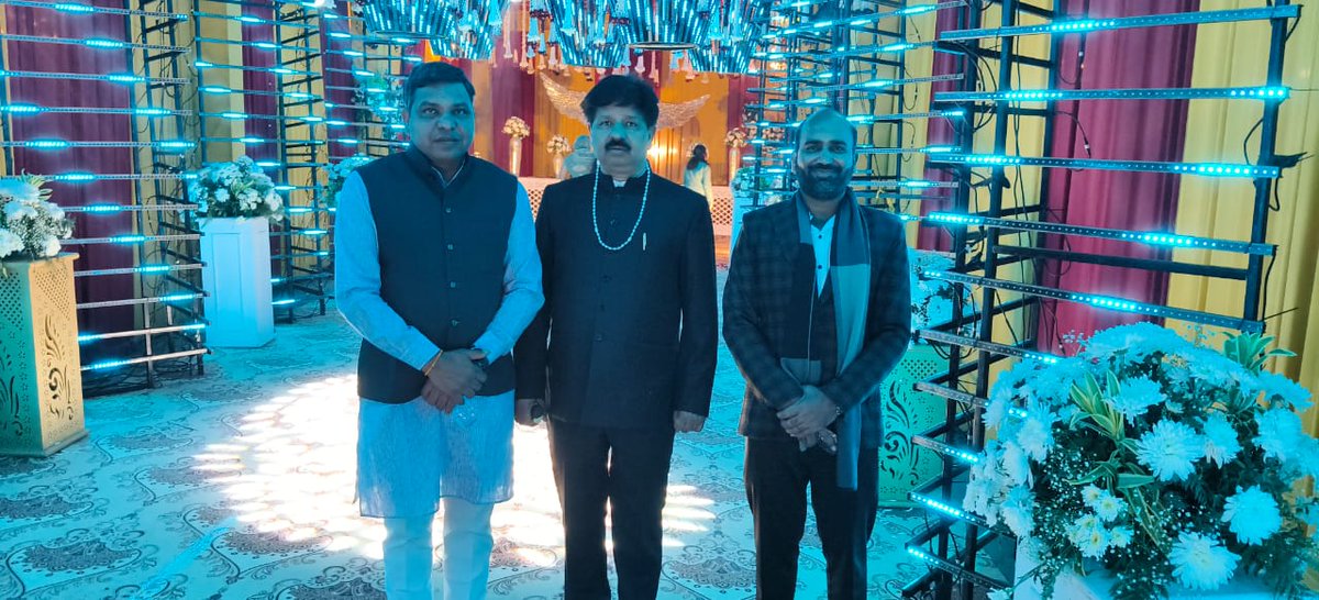 manishpareek23's tweet image. पाली में भाजपा के प्रदेश अध्यक्ष एवं राज्यसभा सांसद श्री मदन राठौड़ जी के सुपुत्र के वैवाहिक कार्यक्रम में शामिल होकर सुखद वैवाहिक जीवन हेतु शुभकामनाएं प्रेषित की। 

#Pali @madanrrathore जी