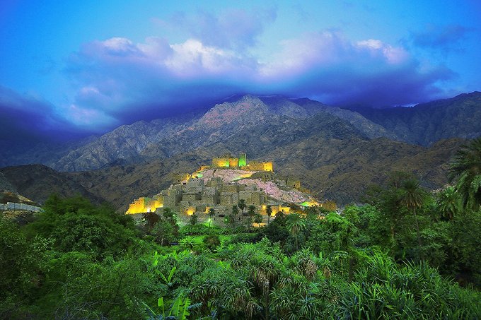 من صحراء الغراميل في العلا إلى قرية ذي عين ... 10 وجهات شتوية غير تقليدية يمكنكم الاستمتاع بزيارتها في #السعودية 