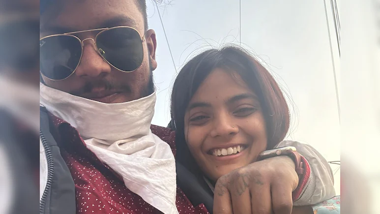 ndtv's tweet image. &quot;Love Lives&quot;: Woman &apos;Marries&apos; Lover&apos;s Body After Family Kills Him Over Caste ndtv.com/india-news/lov…