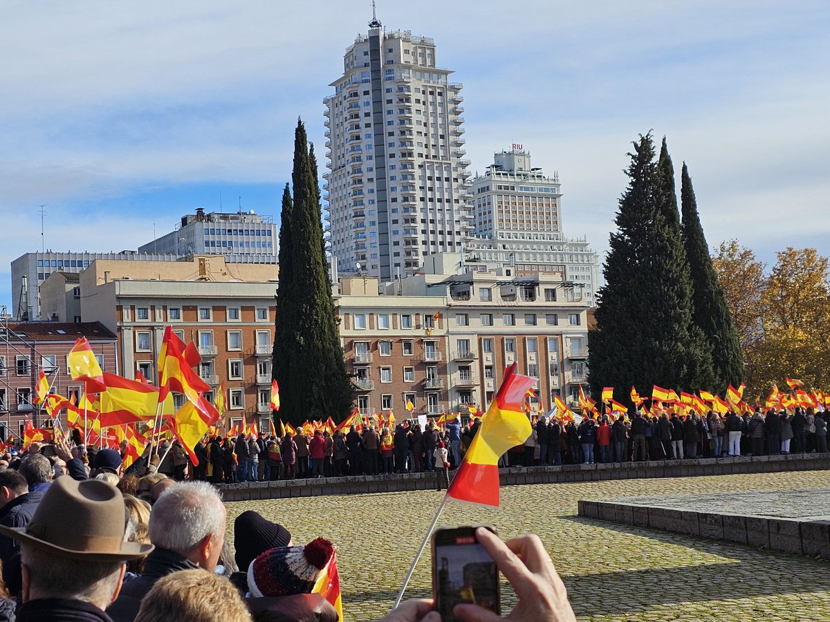 DiegoJMontero2's tweet photo. People have the Power #Debod #EleccionesYa https://t.co/JaQz0ttAYA
