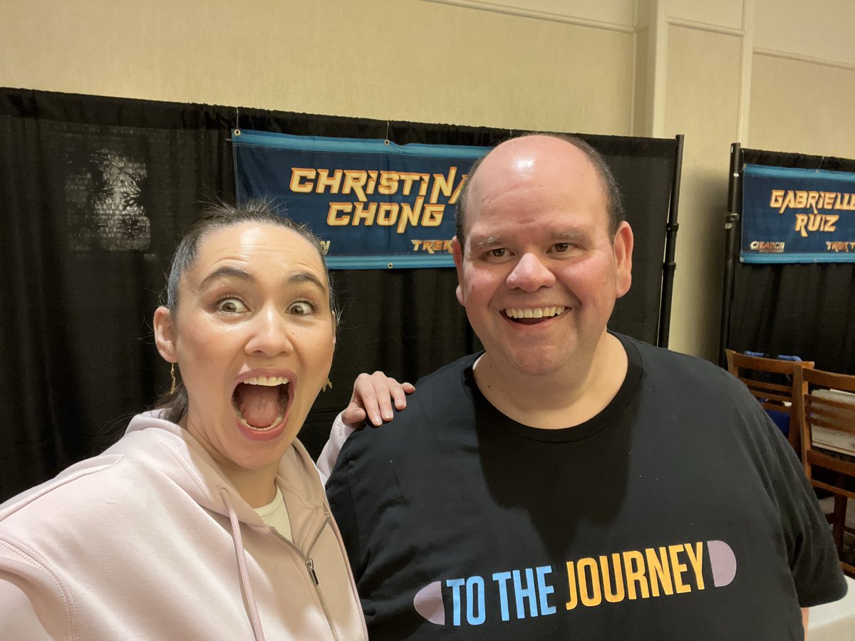 TransportRoom's tweet photo. Had a fantastic time visiting with Christina Chong at Trek to Chicago! #stchi #creationent @christinachongx @CreationEnt https://t.co/MMuVgk2OW7