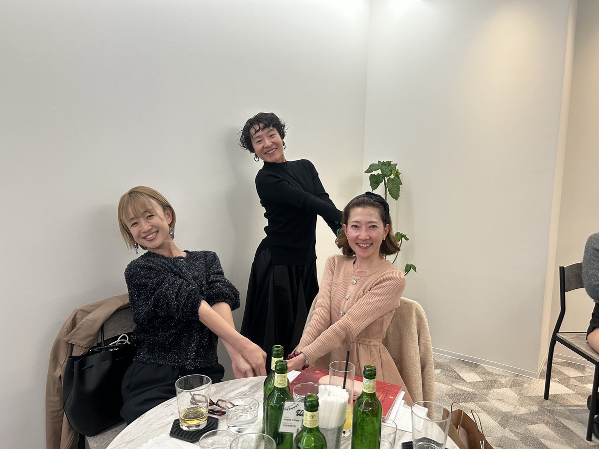 tabamaki's tweet photo. 初めてKバレエを観て、思う存分堪能。
「くるみ」は全曲思い入れがあるけど、全然違う解釈やテンポやストーリーを満喫しました。楽しかったー。さすがですね。
○十年前…子どもの頃、牧でクララを一緒に踊った友達と一緒に観れたことも感慨深く。人生、何があるかわからないですね。 https://t.co/gbtOPGkPWY