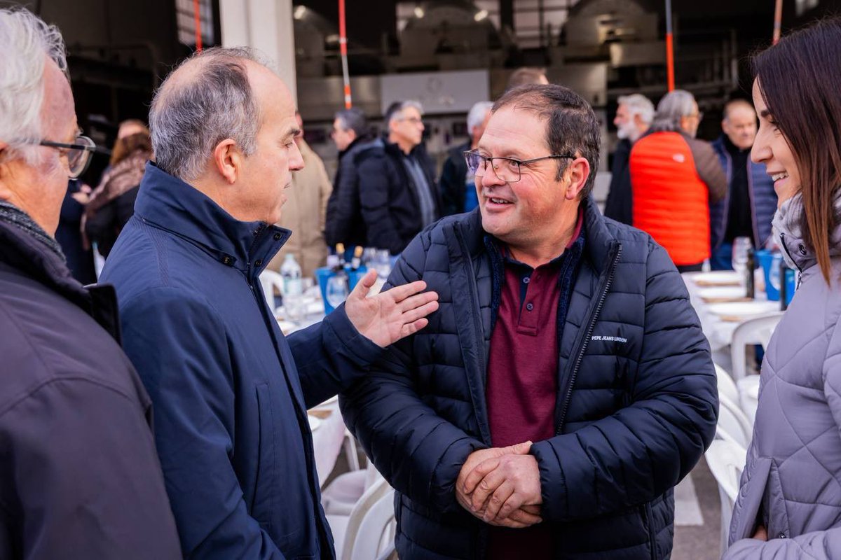 JuntsXCat's tweet photo. 📸 El secretari general @jorditurull, el senador @PujolBonell, el president del Consell comarcal @Xavi1971font, el president de vegueria @XaviVidi i l’alcalde d’Avinyonet Cèsar Herraiz han assistit a l’esmorzar anual de socis de la cooperativa @covides a Sant Sadurní d’Anoia. https://t.co/srA9cPntts