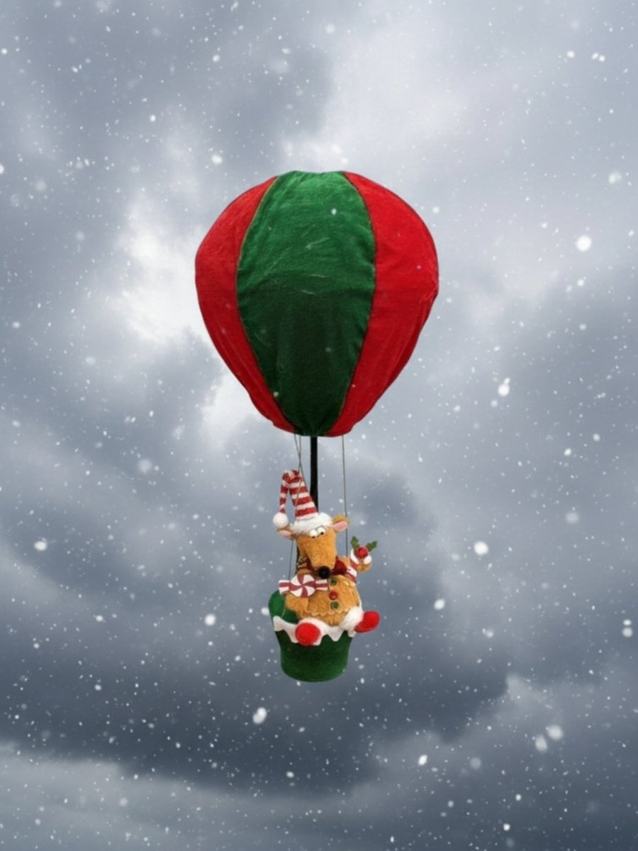 sheenz_m_'s tweet image. #AlphabetChallenge #WeekVforVowels
AI - The pic on the left is what I took in the garden centre. The pic on the right is what I created with just a few words in an app. Feckin scary really - but that’s my Christmas card sorted 😂