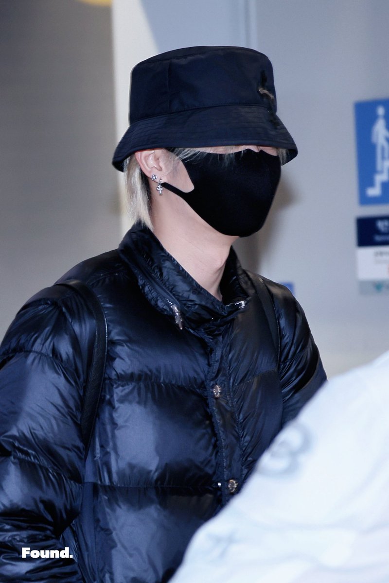 Foundyou_0314's tweet photo. 251130 ICN🛫

#JIHOON #지훈 #ジフン 
#트레저 #TREASURE https://t.co/OTPdmGEm9R