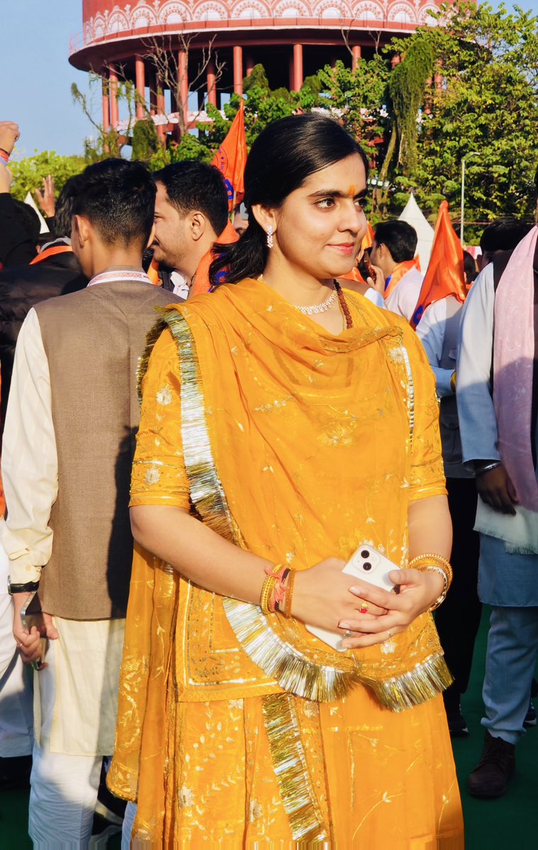 PoonamBhatis's tweet image. देहरादून, उत्तराखण्ड में हो रहे #71stabvpconf की शोभायात्रा में राजस्थान की झलक ✨

#71stabvpnationalconf #dehradun