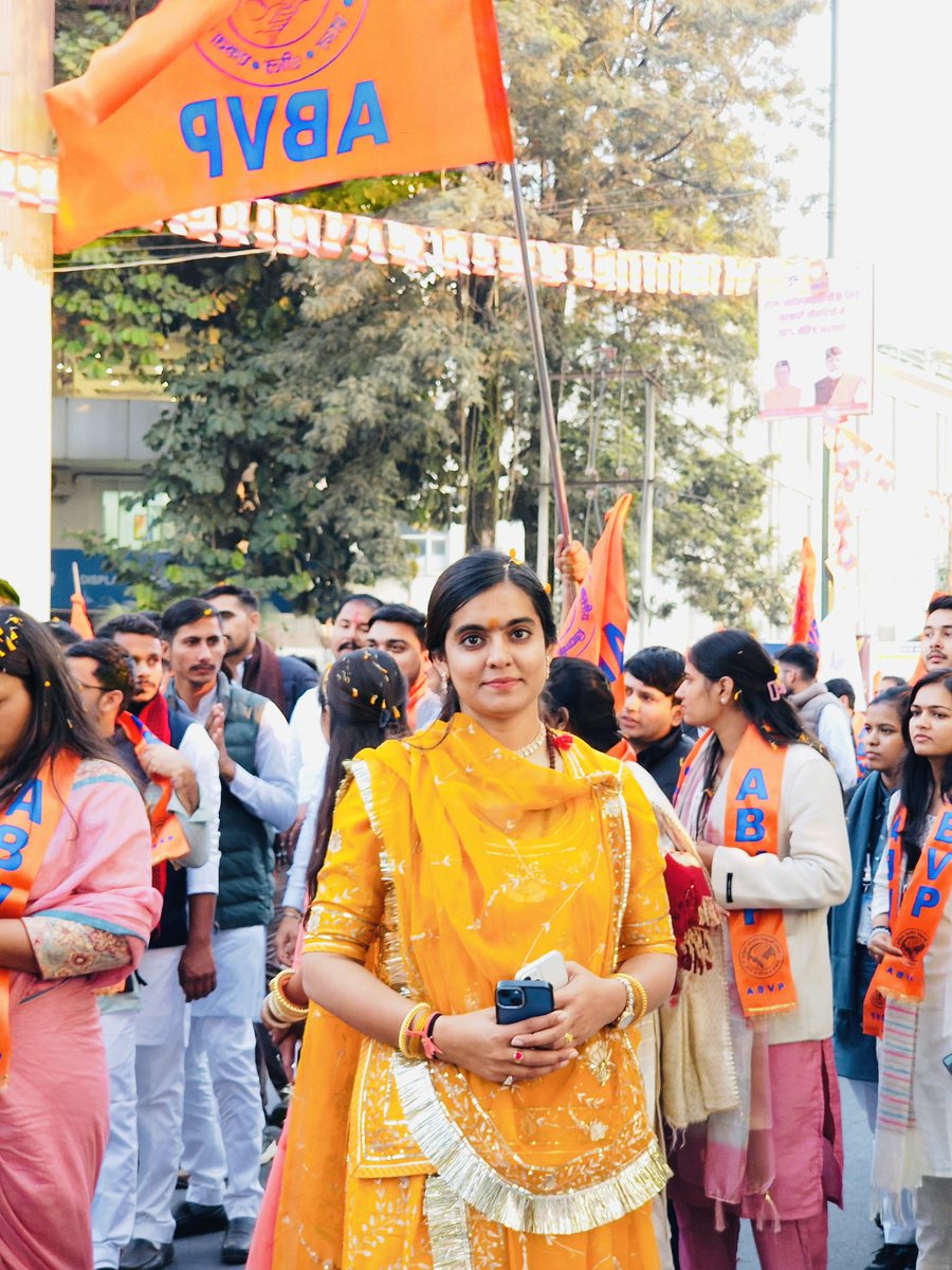 PoonamBhatis's tweet image. देहरादून, उत्तराखण्ड में हो रहे #71stabvpconf की शोभायात्रा में राजस्थान की झलक ✨

#71stabvpnationalconf #dehradun