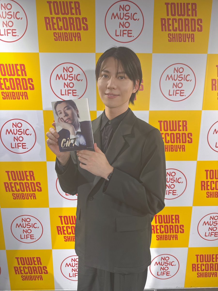 【 #山崎大輝 】

本日は渋谷店にて開催の
山崎大輝30thアニバーサリーブック
GiFT発売記念イベントにお越しいただき
ありがとうございました🫶

イベント後の素敵なお写真いただきました❣️
またのお越しをお待ちしております🙋‍♀️

#タワレコ渋谷イベント
#タワイベ