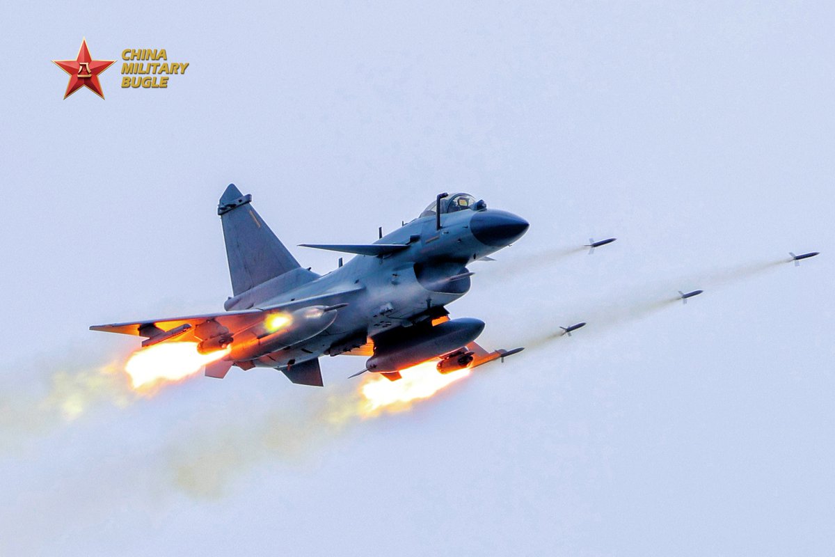 ChinaMilBugle's tweet image. Ready to Roar: Photos show #J10C multi-role fighter jet attached to the air force under Chinese #PLA Southern Theater Command practicing ground strike with rockets  in a live-fire training exercise. 
#ChinaMilitary #ChinaMilBugle #AirForce
