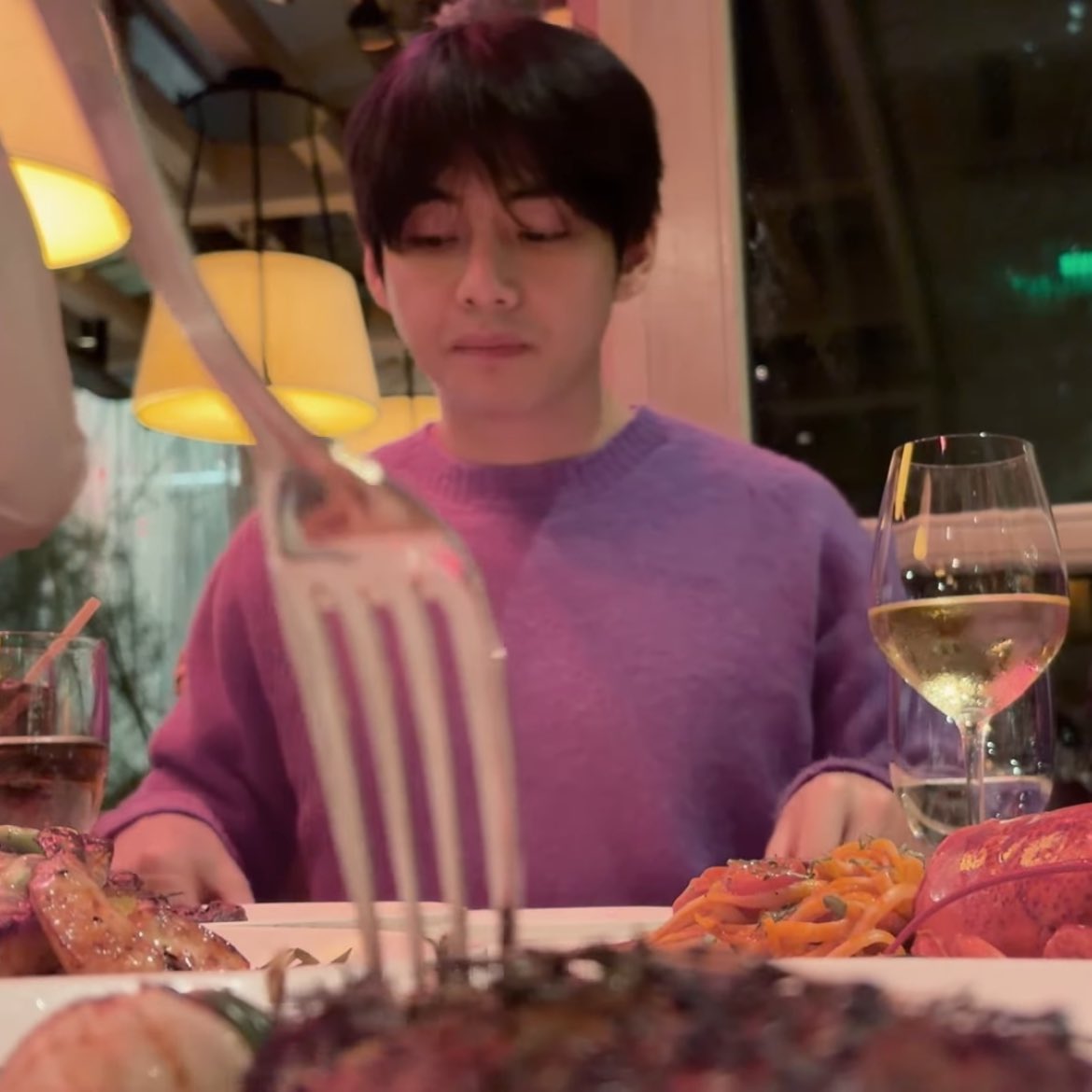 loopskthv's tweet image. tete will be eaten