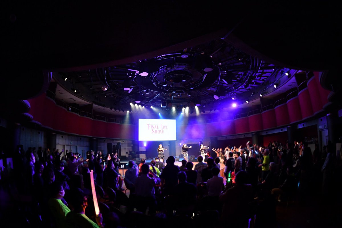 mik_yas's tweet photo. こゆきら🩵×ヤンミィ🧡×くるむ💙

♩シークレットハニー
♩好きズキ
♩僕らの背景

原点でもあるアイドル活動🔫当時のマネさんに連絡して楽曲をお借りしました🙇‍♀️大人になった3人を届けたくてフルスタイリングしたよ👠🖤こゆも退いてるのに最後力貸してくれてありがとう🤱💐
#安永光希引退ラストライブ https://t.co/mGl2hgEcu3
