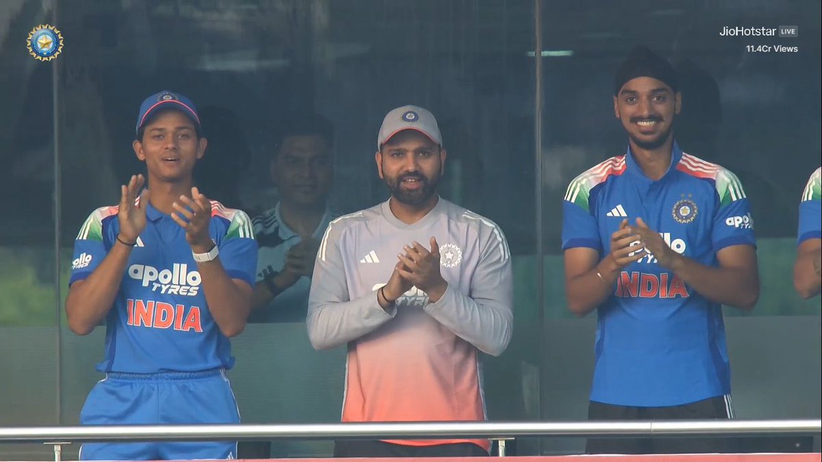 🚨 Century number 83 for #ViratKohli.

A king never loses his crown, no matter how many times peoples tries to dim the roar of #ROKO

What an innings by Virat Kohli and Rohit Sharma.

Form may dip for a moment, but class stands undefeated.
#INDvSA #INDVSSAODI
#TopTrending