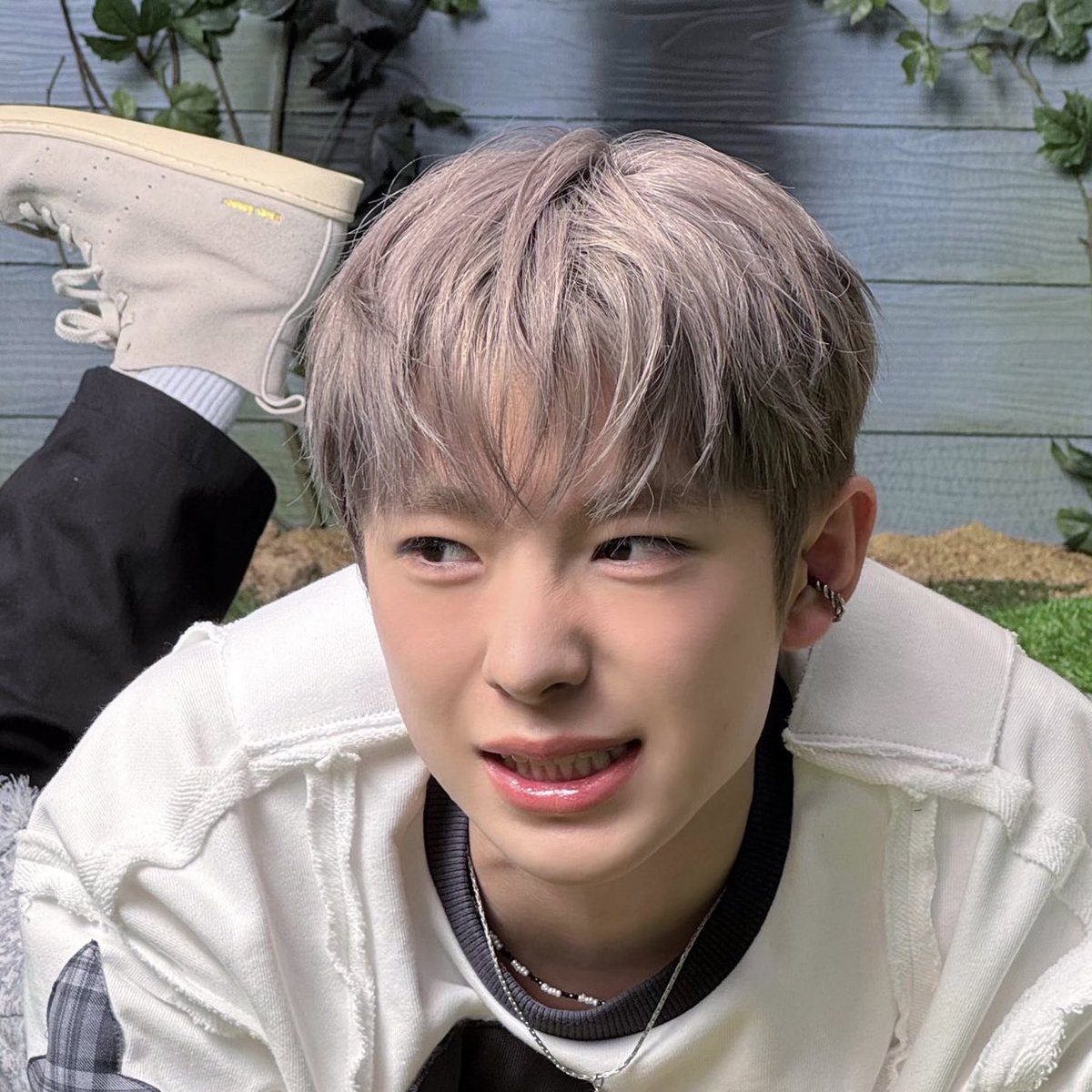 dyuuman's tweet image. 유우찌 코 찡긋