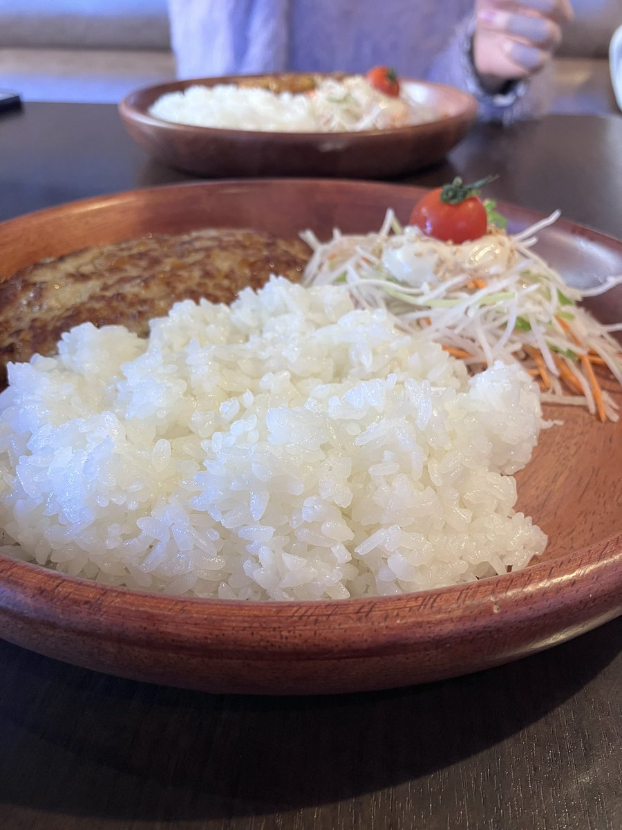 sandra_potet's tweet photo. 10年ぶりぐらいにびっくりドンキーに来たぜ！うま〜 https://t.co/SlztHr4g2E