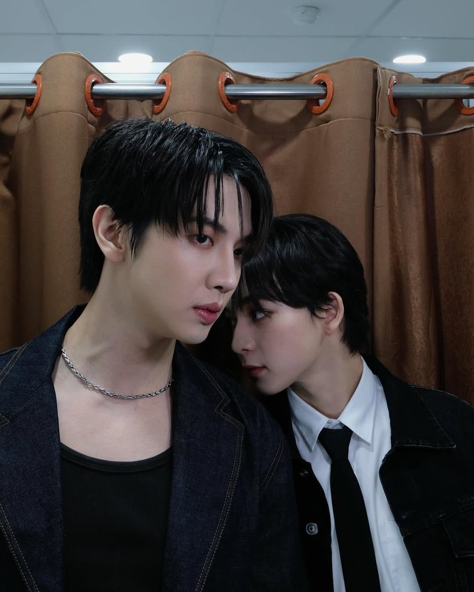 __ibaboom's tweet image. พี่เรย์หล่อขนาดนี้ มีแมวยังคะ

: มีแล้วจ่ะ แมวหวงด้วย

#เรย์รชต