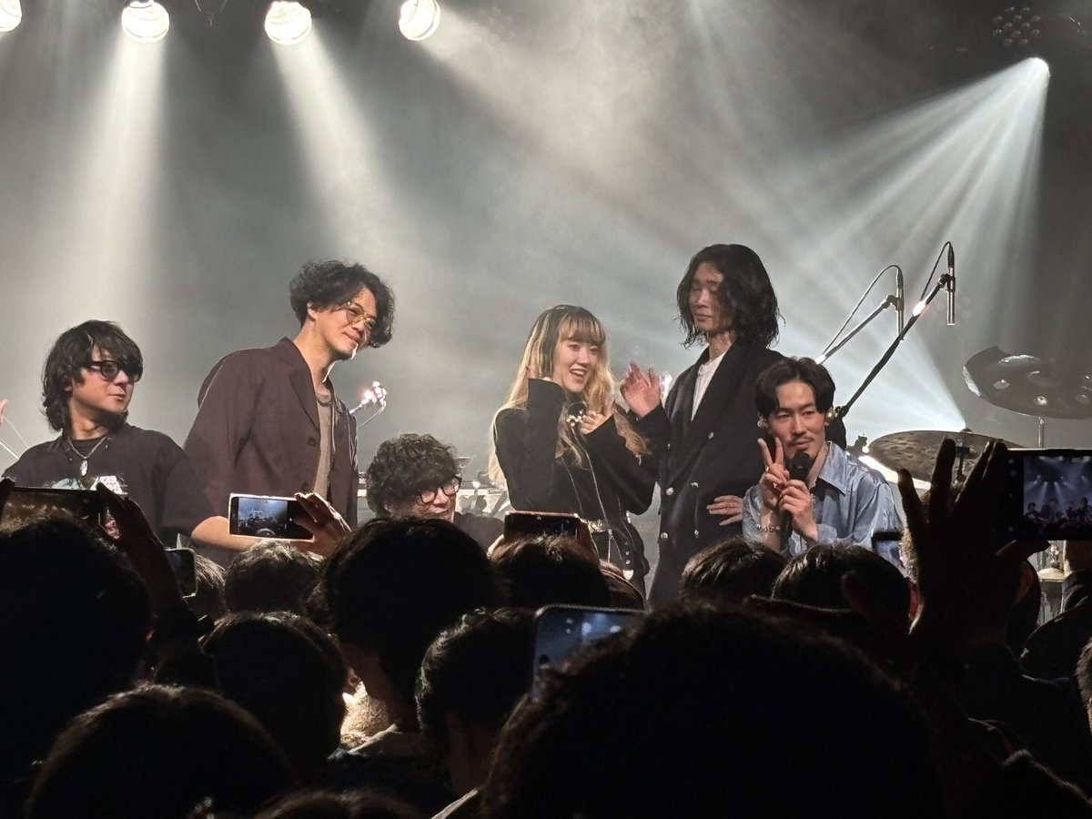 kyuusuke29's tweet image. 不覚ながらHOPEが北海道で作った曲だと知らなくて、ますます大好きになり、今回のアルバムのSOULを聴いた時にHOPEを初めて聴いた時と同じくらいの感動があって、ライブだと更に僕たちを包み込んでくれる温かさを感じて震えた。小樽の夜の太朗ちゃんの最高！#TENDRE