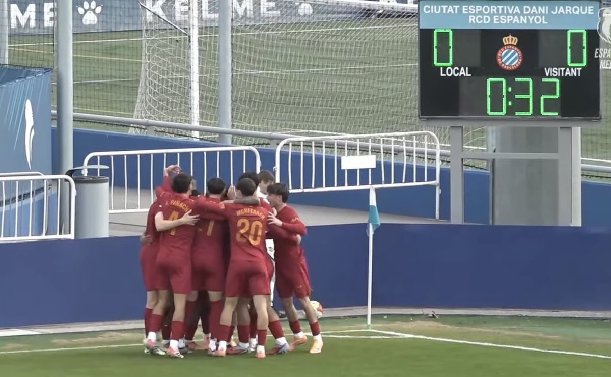 💣 Gol del #VCFMestalla… ¡en 20 segundos!

💥 Envío a la espalda de Marcos Navarro y finaliza Mario Domínguez. 0-1 en el campo del filial del <a href="/RCDEspanyol/">RCD Espanyol de Barcelona</a>