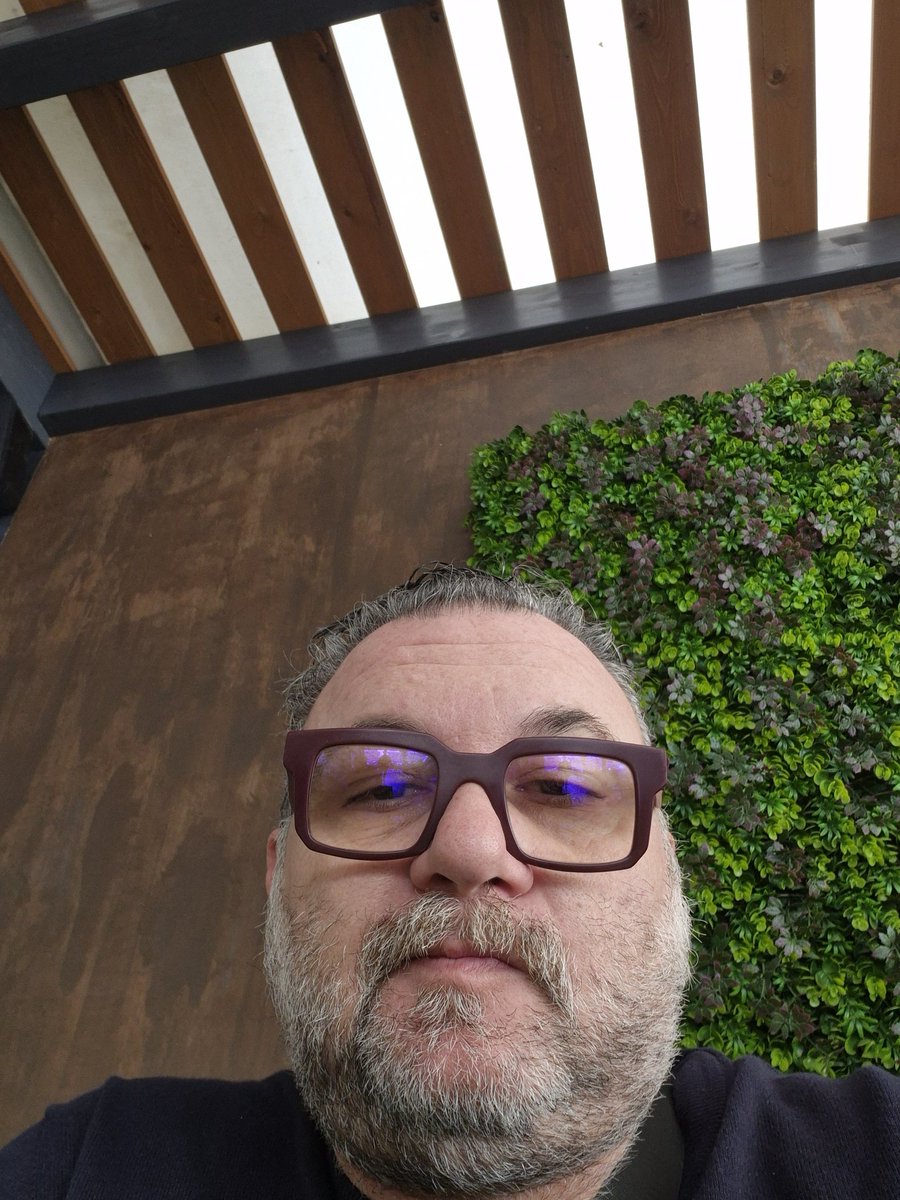 GBonafede's tweet image. smettere di #scrivere per #essere veramente #poeta