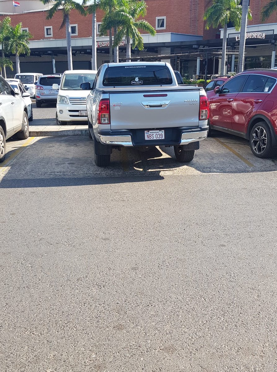 Boludos con Hilux tweet media