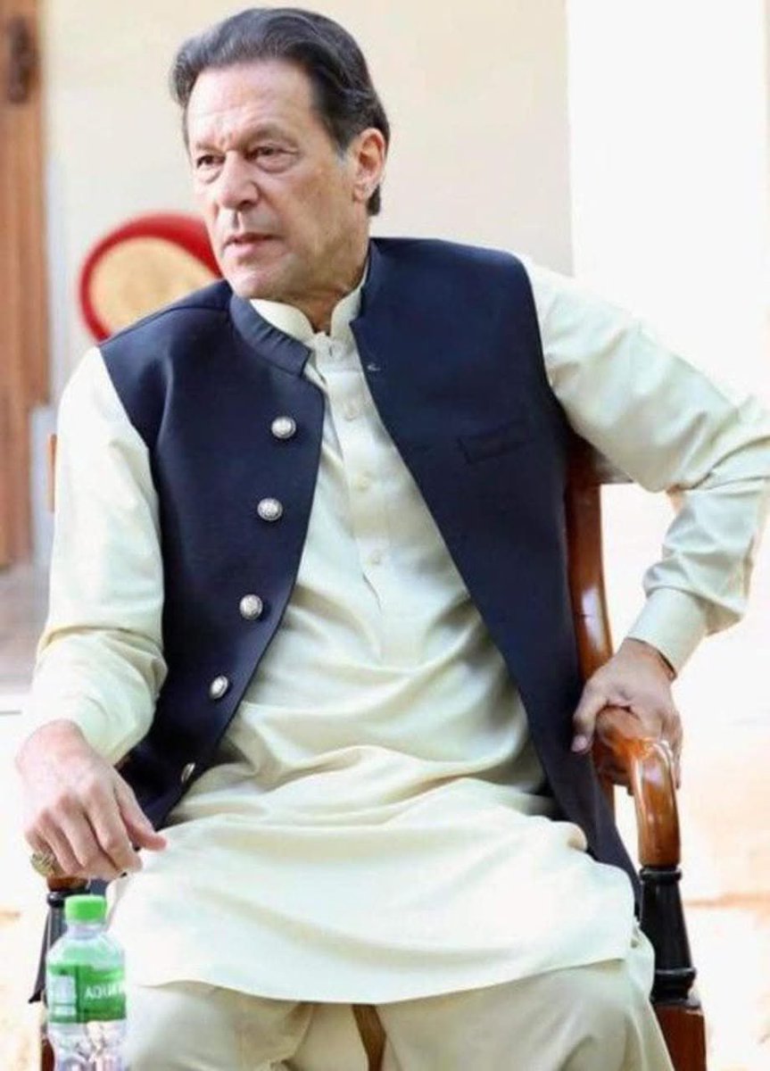 شاید IMF کا قرضہ بھی اتر جائے لیکن اس شخص کا قرض پوری قوم نہیں اتار سکتی

 #Where_is_ImranKhan 
#WHEREISIMRANKHAN 
#TDR__now