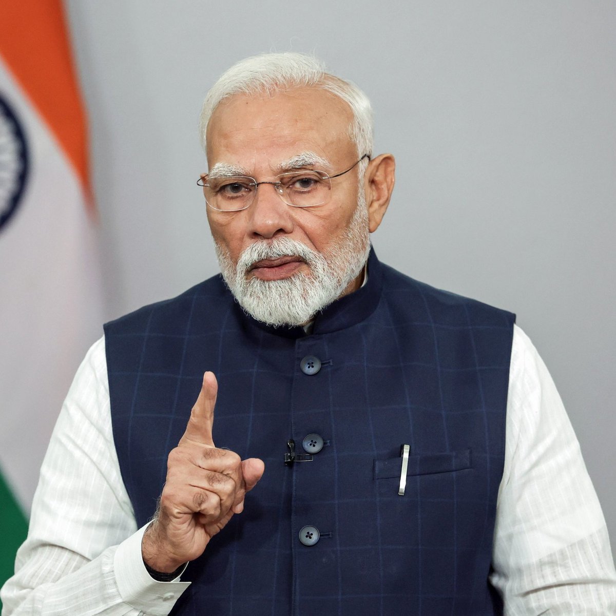 CryptooIndia's tweet image. 🚨 NEW: 🇮🇳 India orders messaging apps like WhatsApp, Telegram, &amp;amp; others to block access without an active SIM.

📌 Apps must keep your SIM continuously linked, with mandatory verification every 90 days

📌 Web sessions auto-logout every 6 hours, re-login via QR code

📌 Aim is…