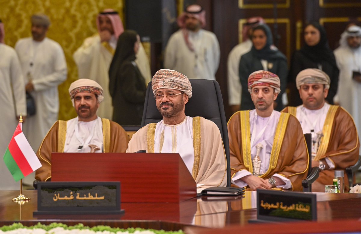 omanspire's tweet image. In Pictures, Oman joins the 166th ministerial meeting ahead of the 46th GCC Summit in Bahrain, reviewing decisions to advance joint Gulf cooperation and enhance strategic regional and global partnerships. 🇴🇲🤝🇧🇭
Via: @OmanNewsAgency
#Oman #GCC #Bahrain #GulfCooperation #GCCSummit…