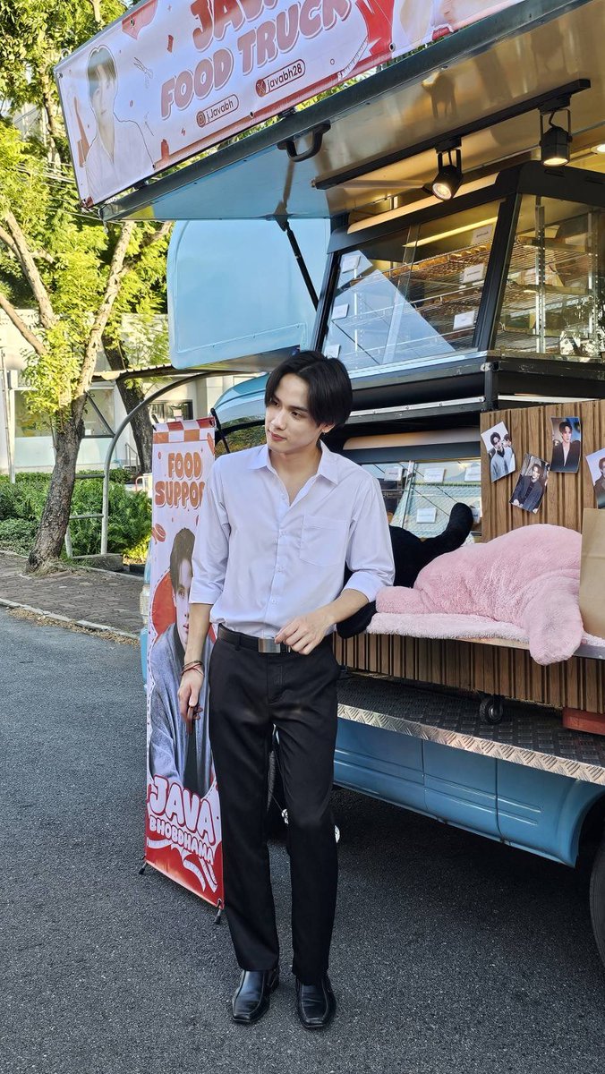 javafamily_o's tweet image. ทางบ้านขอขอบคุณการสนับสนุนFood truckจาก @kitten_java สำหรับคิวสุดท้ายของ #Head2HeadSeries มากๆเลยนะคะ🍲🥐

 HEAD 2 HEAD LAST Q

#Head2HeadSeries
ꗯ꙼̈ 𓂂 @javabh28 #javabh
#กองเสบียงของจาว่า