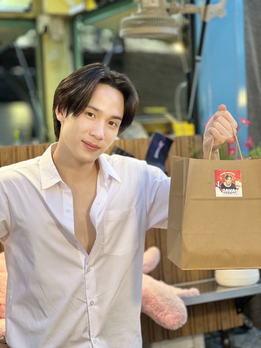 javafamily_o's tweet image. ทางบ้านขอขอบคุณการสนับสนุนFood truckจาก @kitten_java สำหรับคิวสุดท้ายของ #Head2HeadSeries มากๆเลยนะคะ🍲🥐

 HEAD 2 HEAD LAST Q

#Head2HeadSeries
ꗯ꙼̈ 𓂂 @javabh28 #javabh
#กองเสบียงของจาว่า