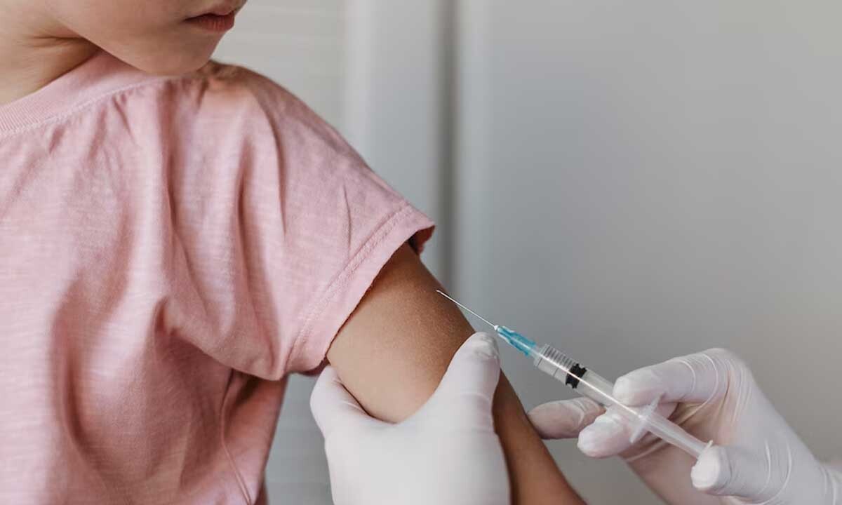 Tras el insólito acto en el Congreso, el Gobierno ratificó la seguridad y gratuidad de las vacunas labrujula24.com/notas/2025/11/…