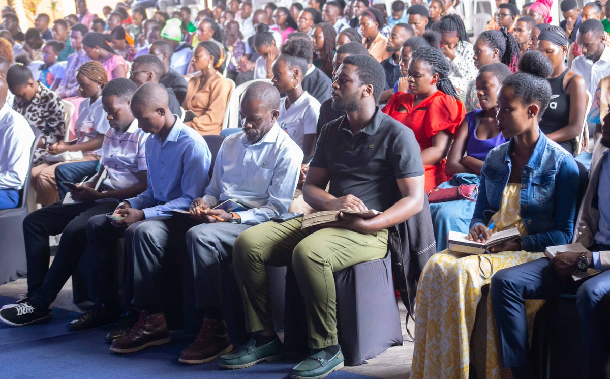 Dominion Conference 9 : Never losing hope

One of the ways a man never loses hope is by disregarding any evil and negative reports.

Refuse to be a 'grasshopper' before any situation. No matter how strong the situation may seem. You need to have hope, you must  have hope.