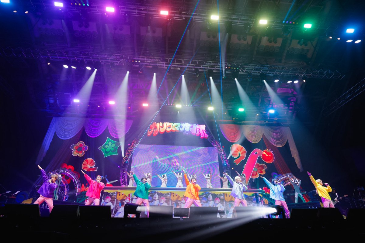 charisma__house's tweet photo. #カリスマガンボツアー
＼人_从人__从_从人__从人_人／
＞　 　ライブレポート　　＜
＞　爆　速　公　開　‼️🗯️ ＜
／Y⌒YW⌒Y⌒WW⌒⌒YW⌒＼

今日のライブさっそく振り返ろ⭐️
ライブ写真も盛りだくさん📷💥

レポ以外でも振り返るには…👇️
1️⃣生配信アーカイブ
　　　12/7(日)19時まで⚠️
🎟️国内：https://t.co/xRDahcVLje
🎟️Overseas：https://t.co/bdwckipuFW

2️⃣振り返りリスニングパーティー
　　　12/3(水)19時START⭐️
📍StationHeadアプリ
　キングレコードアカウント
https://t.co/IAb78OIn6u

3️⃣セトリプレイリスト🎧️
https://t.co/adOv3jDUNj