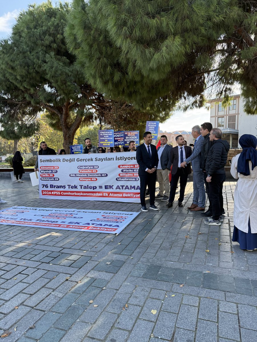 Emeğe ve mücadeleye sahip çıkılmalı. Bu arkadaşlar bir an evvel sınıflarına kavuşturulmalı 🇹🇷 #Külliye2024KpssEkYirmiBeşBin
<a href="/turkegitimsen/">Türk Eğitim Sen</a> 
<a href="/TalipGeylan06/">Talip Geylan</a> 
<a href="/Serhatcccelik/">Serhat Çelik</a>