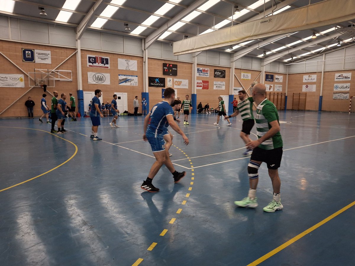 🤾‍♀️SENIOR MUTILAK- SENIOR CHICOS 🤾‍♀️

ERREKA 32 - ANAITAZARRA 25

Garaipen berri bat gure mutilentzat. Nabarmendu Xabi Marcosen itzulera bere lesioaren ondoren.💪
---
Nueva victoria para nuestros chicos donde lo mejor ha sido la vuelta a las canchas de Xabi Marcos.💙