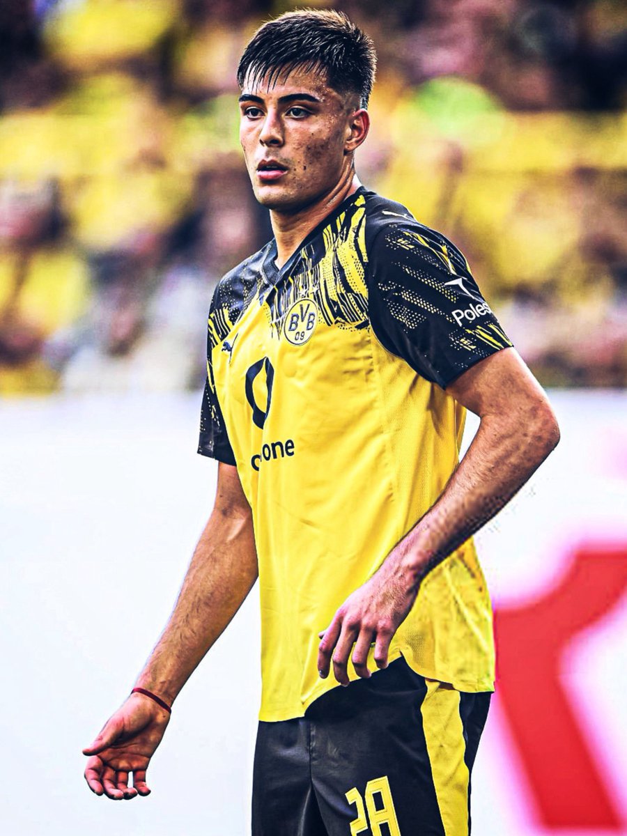 BarcaWorldwide's tweet image. Dortmund have only conceded two goals in the 5 games Anselmino has started.😳

Barcelona should sign him and help Mr.Flick.😷